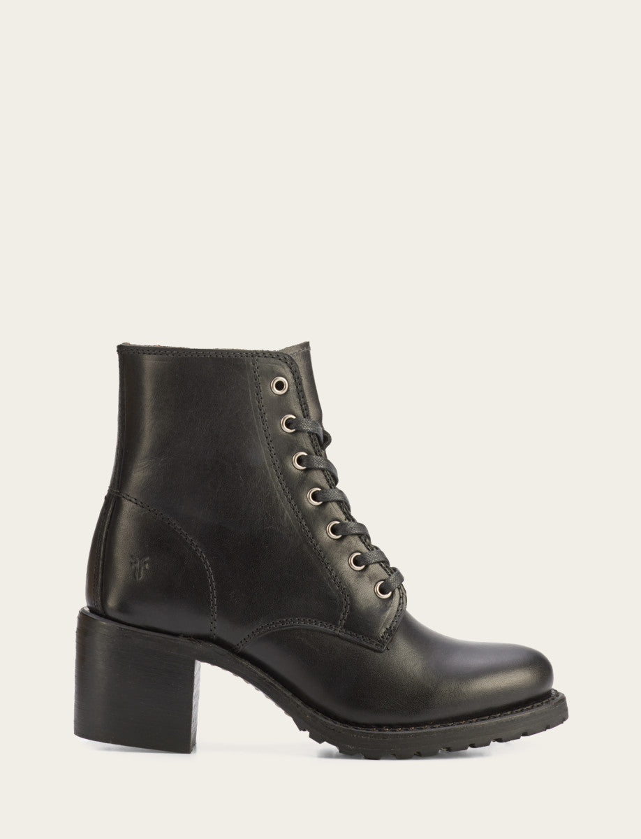 Frye Signature | Women's Black Sabrina 6G Lace Up Boots