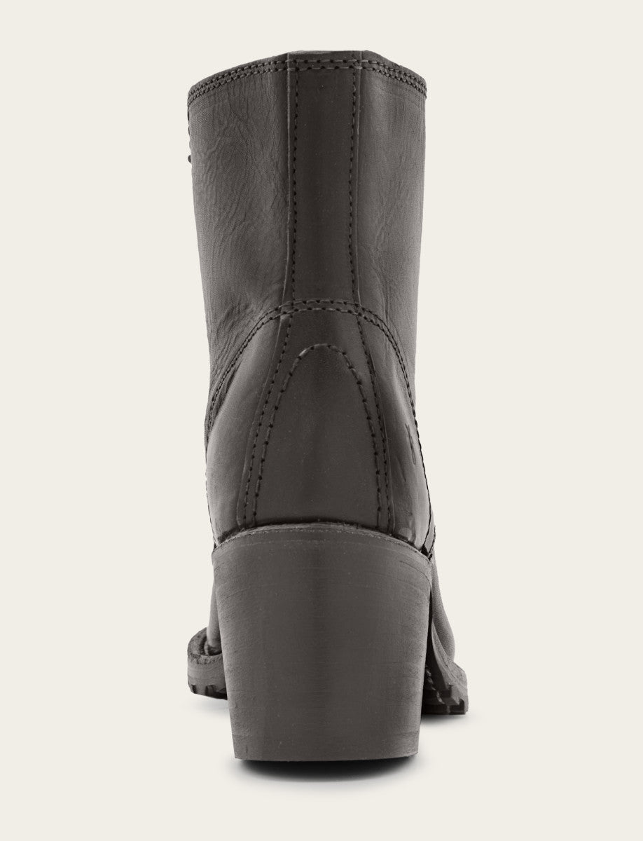 Frye Signature | Women's Black Sabrina 6G Lace Up Boots