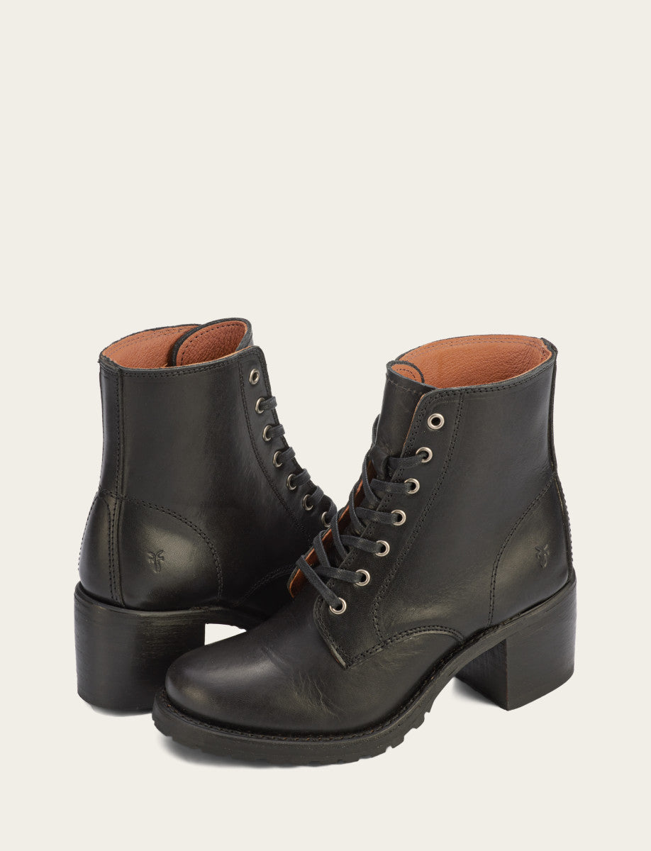 Frye Signature | Women's Black Sabrina 6G Lace Up Boots