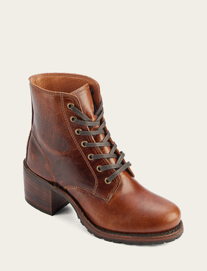 Frye Essential | Women's Cognac Sabrina 6G Lace Up Boots