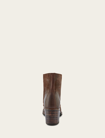 Frye Great Value | Women's Dark Brown Sabrina 6G Lace Up Boots