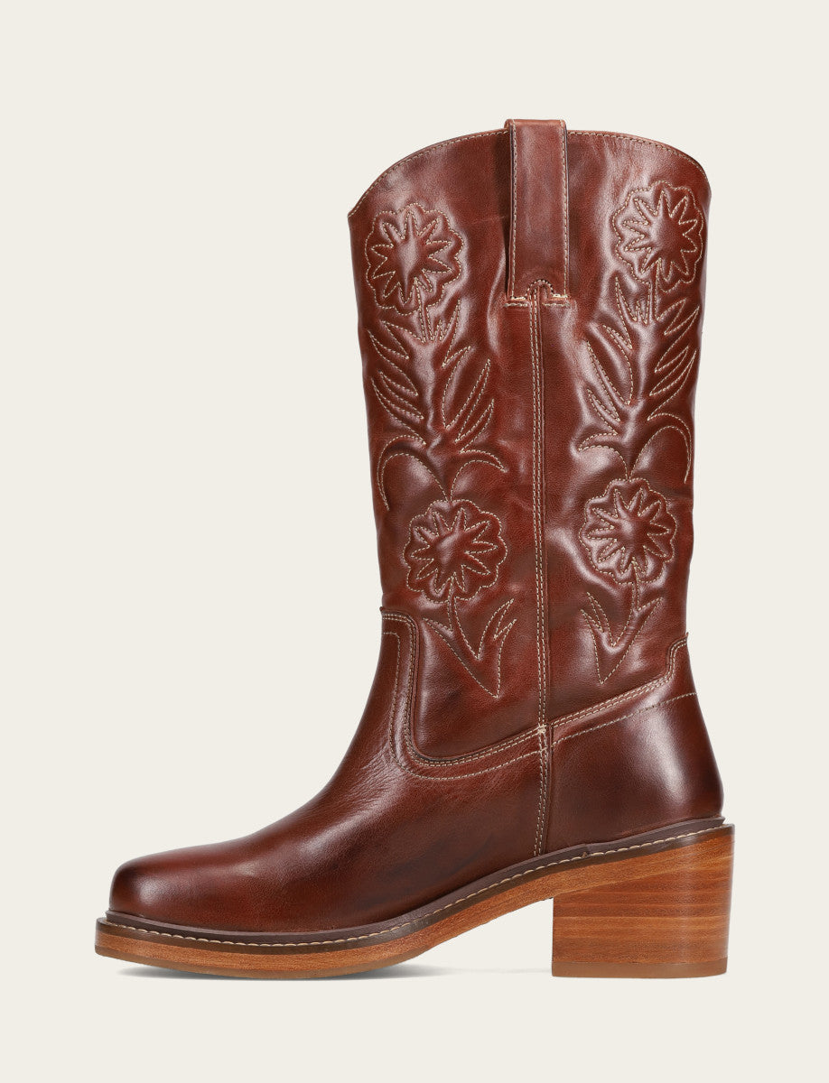 Frye Trending | Auburn Kate Deco Stitch Boot