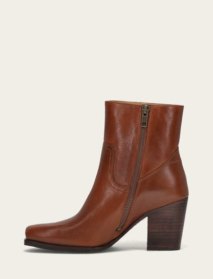 Frye Great Value | Women's Cinnamon Shiloh Zip Booties