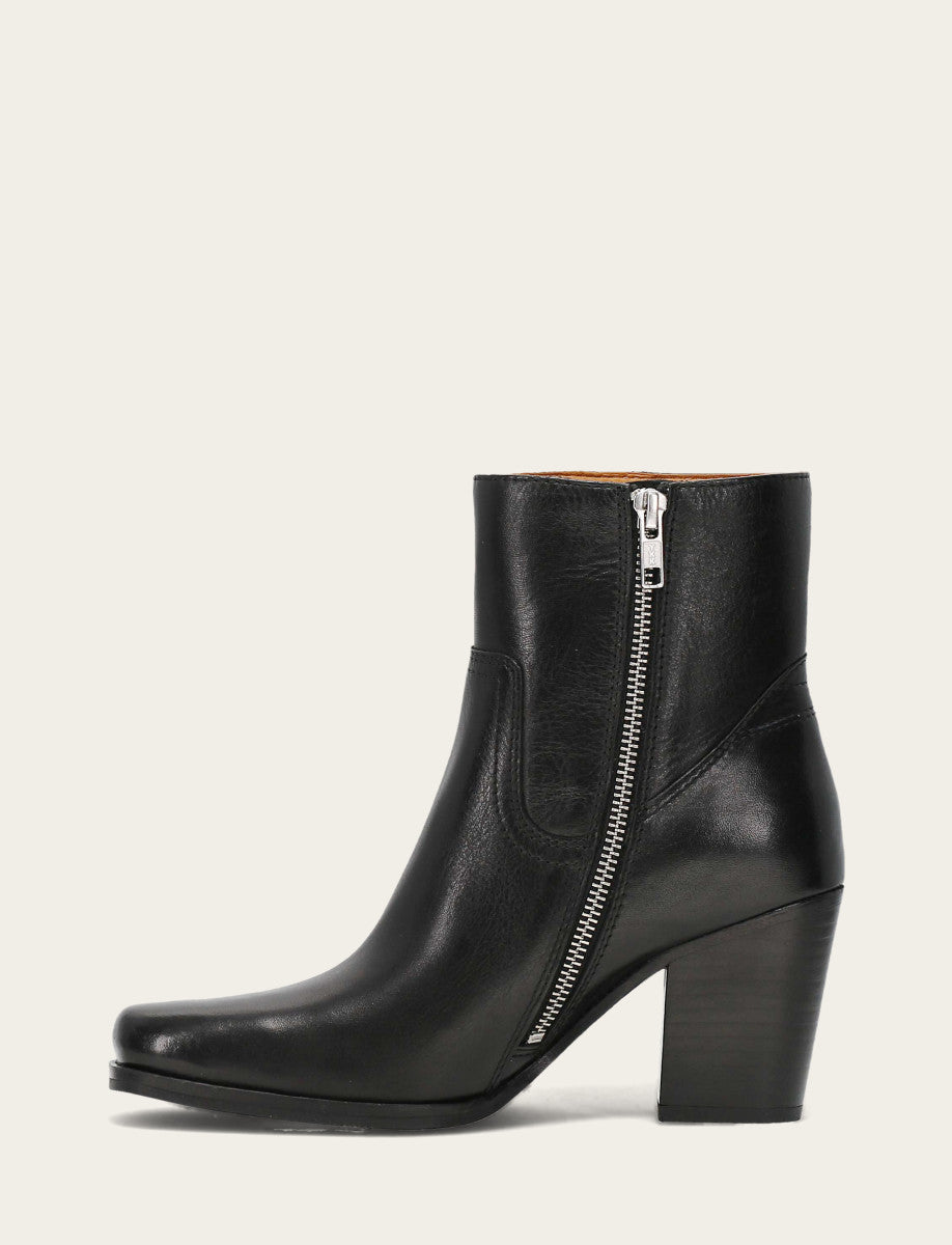 Frye Recommended | Women's Black Shiloh Zip Booties