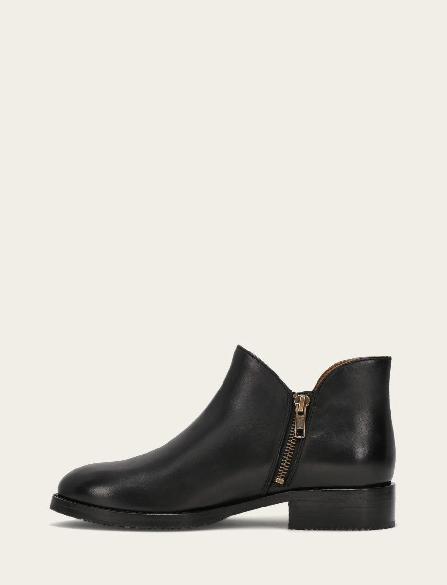 Frye Essential | Women's Black Melissa Shootie 2 Boot