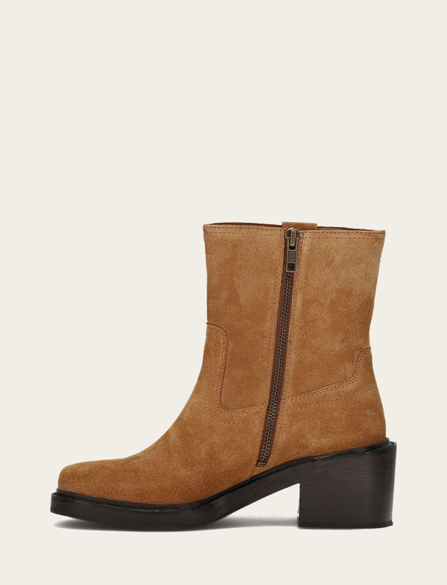 Frye Featured | Women's Toffee Kate Short Inside Zip Boot