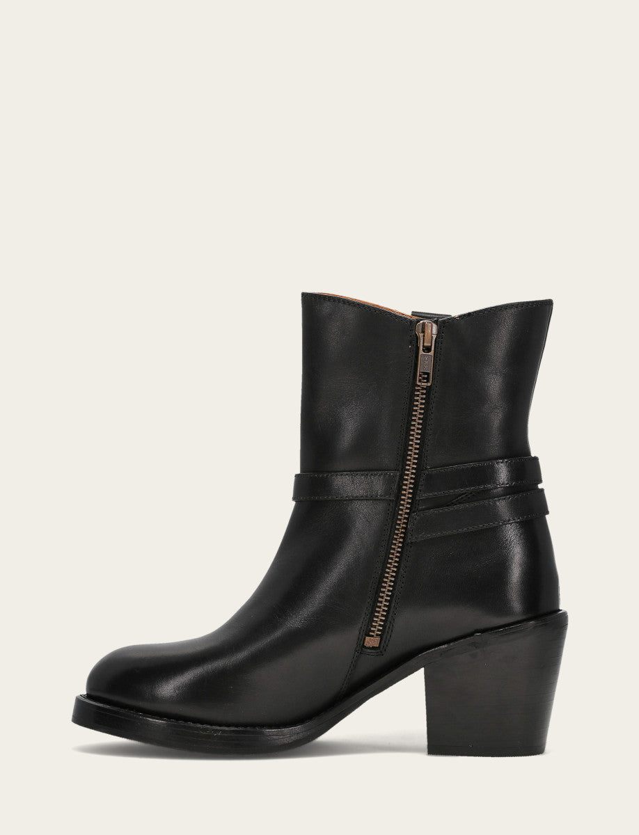 Frye Deals | Women's Black Rylee Belted Inside Zip Boot