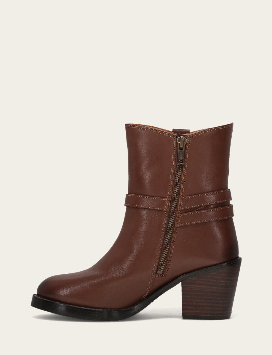 Frye Latest | Women's Walnut Rylee Belted Inside Zip Boot