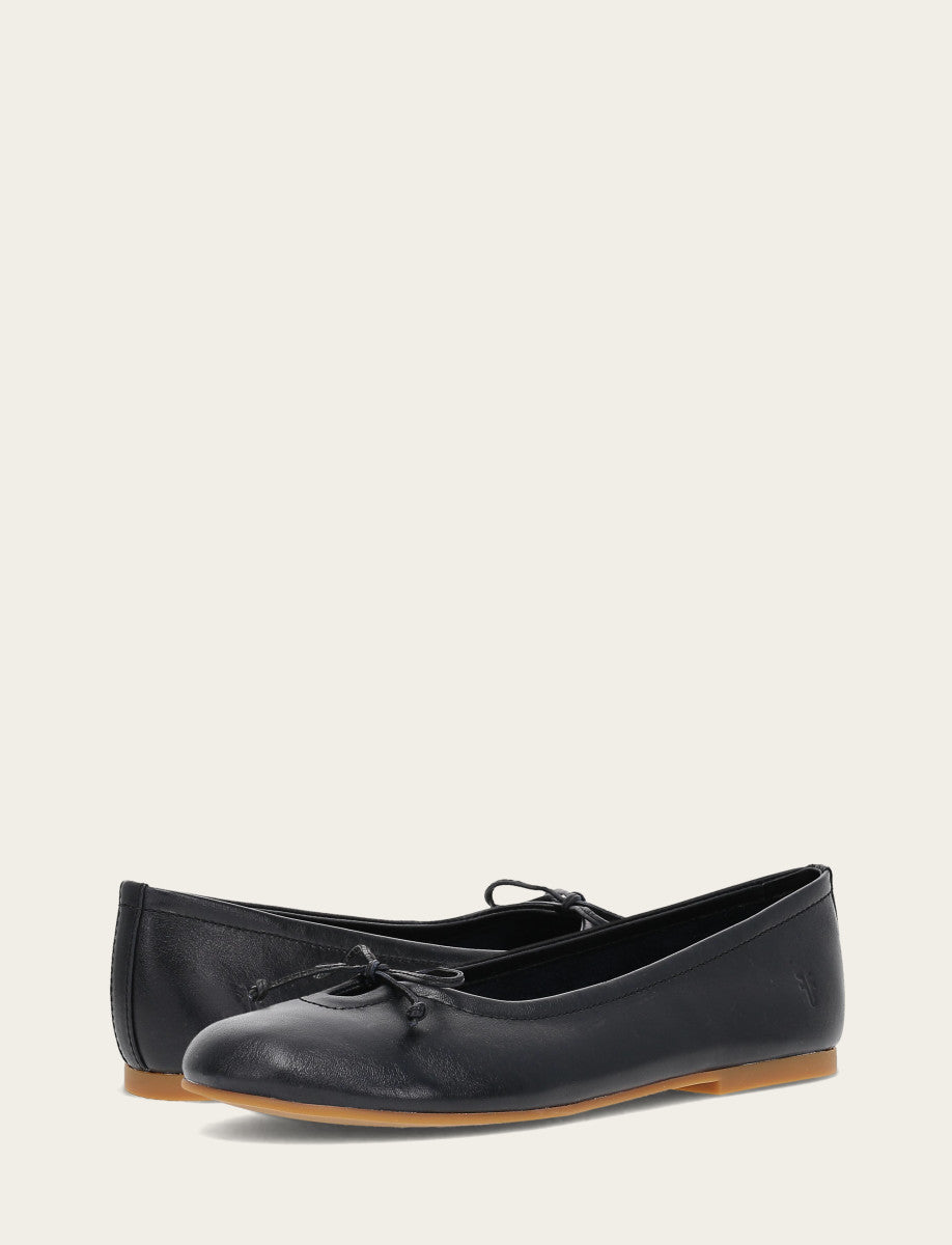 Frye Essential | Women's Black Emma Ballet Flats
