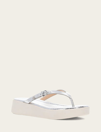 Frye Essential | Women's Silver Maya Buckle Thong Sandals
