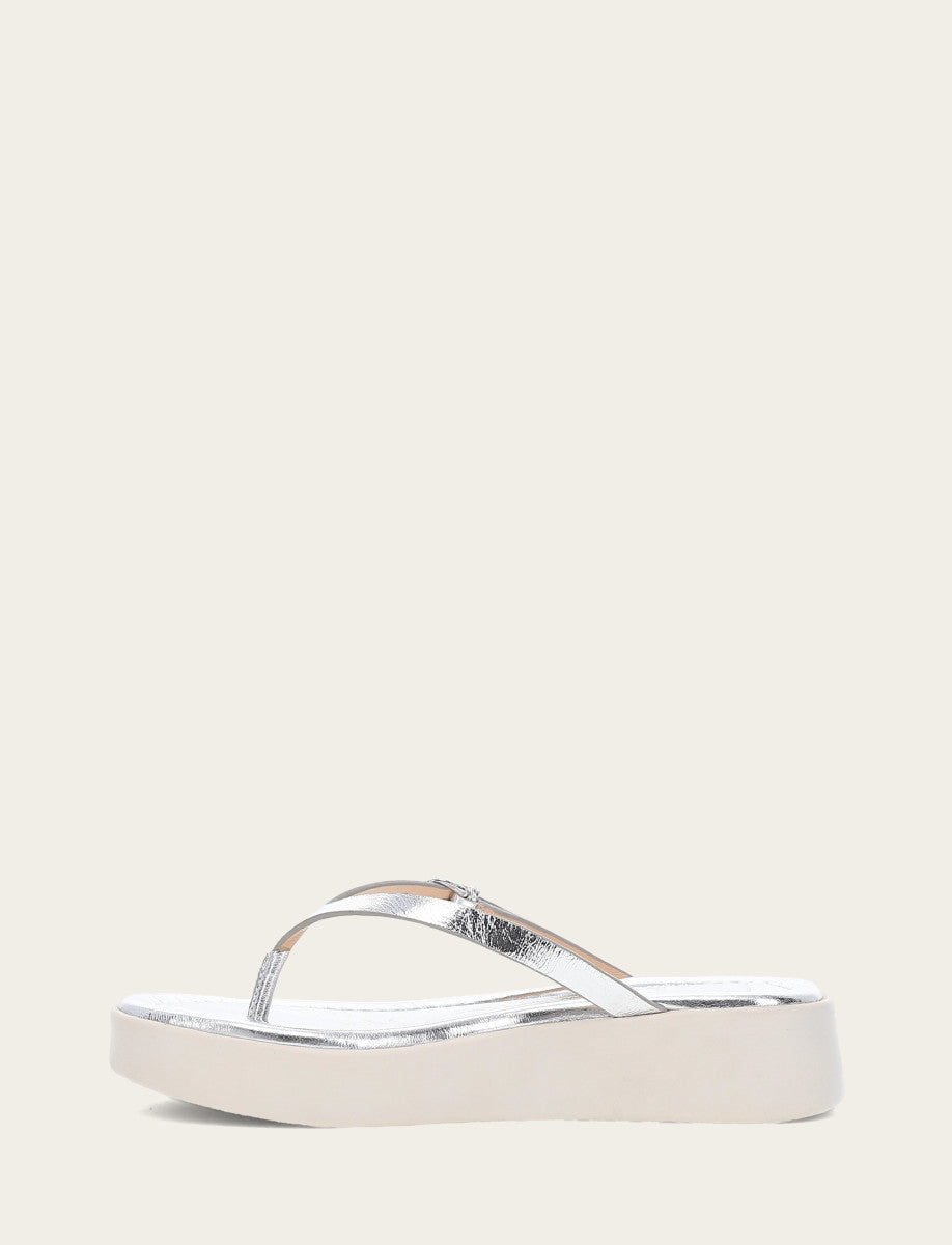 Frye Essential | Women's Silver Maya Buckle Thong Sandals