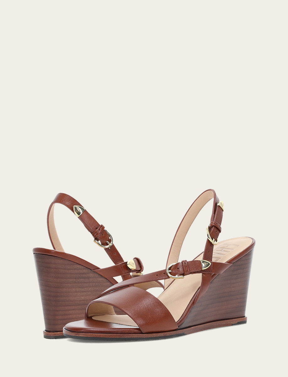 Frye Essential | Women's Cinnamon Rachel Buckle Sandals