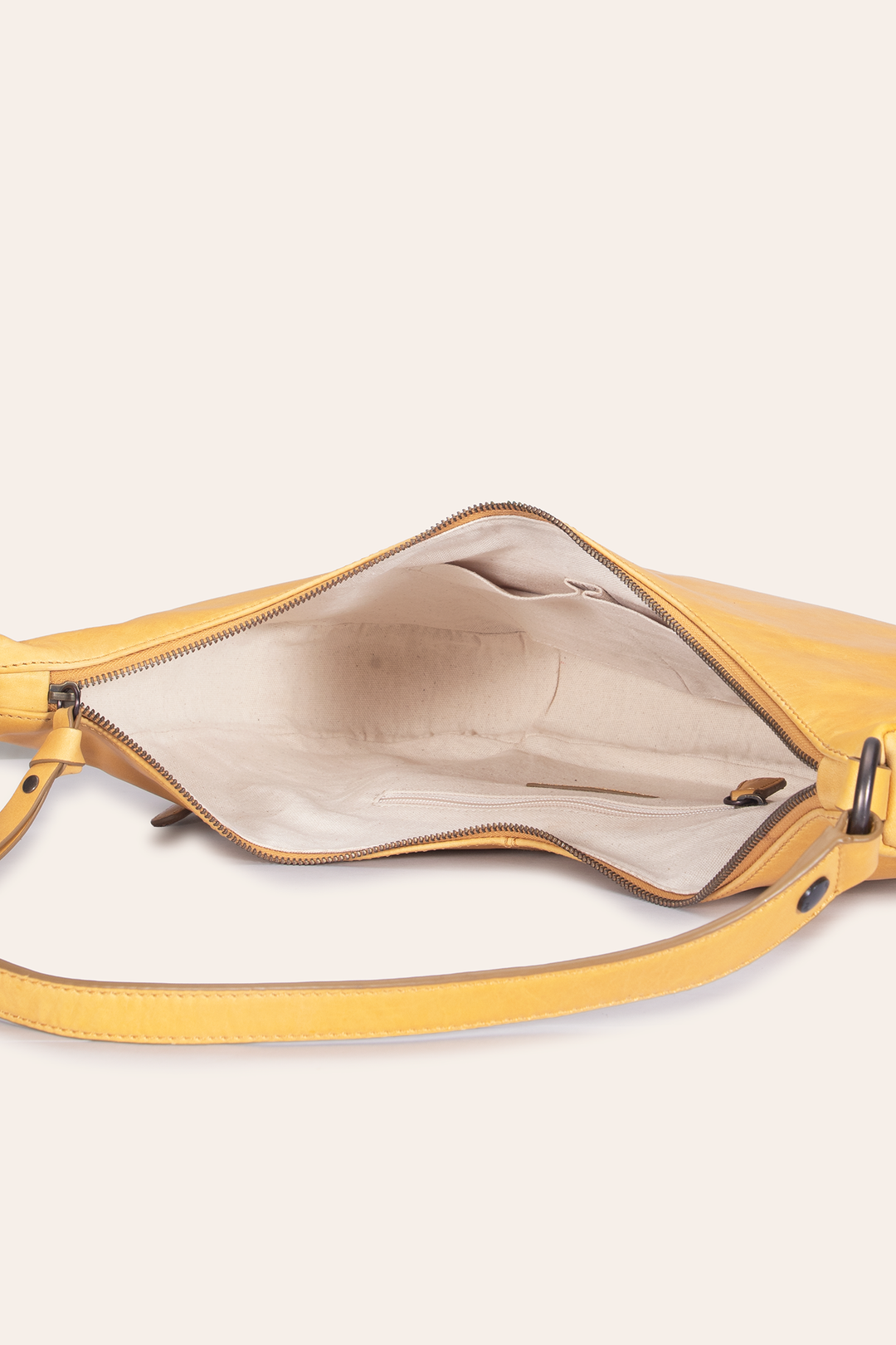 Frye Signature | Women's Melissa Crescent Hobo Handbag