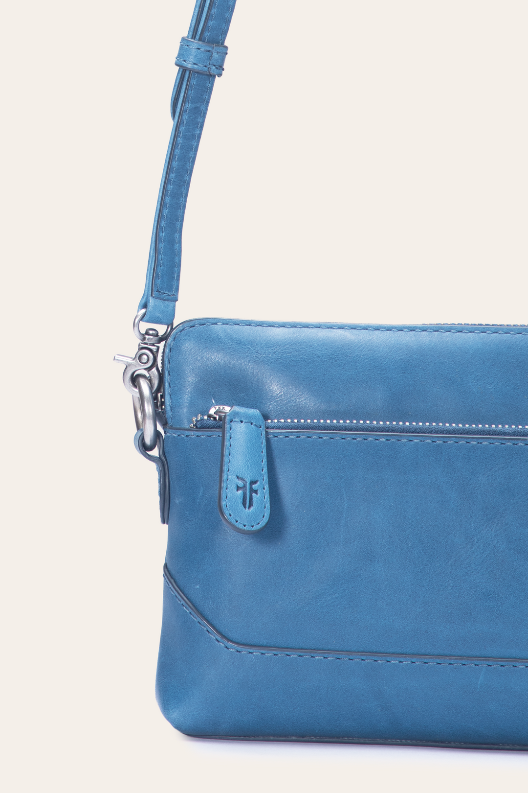 Frye Value | Women's Melissa Wristlet Crossbody Bag
