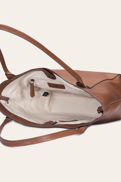 Frye New | Women's Cheyenne 4Poster Bag (Cognac)