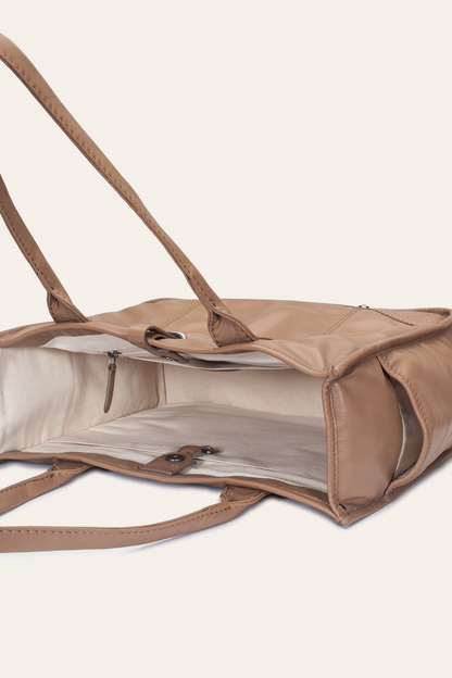 Frye Signature | Women's Campus Tote Bag (Beige)