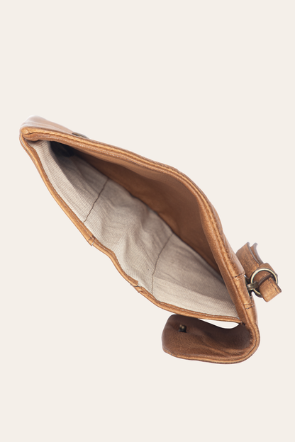 Frye Recommended | Nora Beige Small Wallet