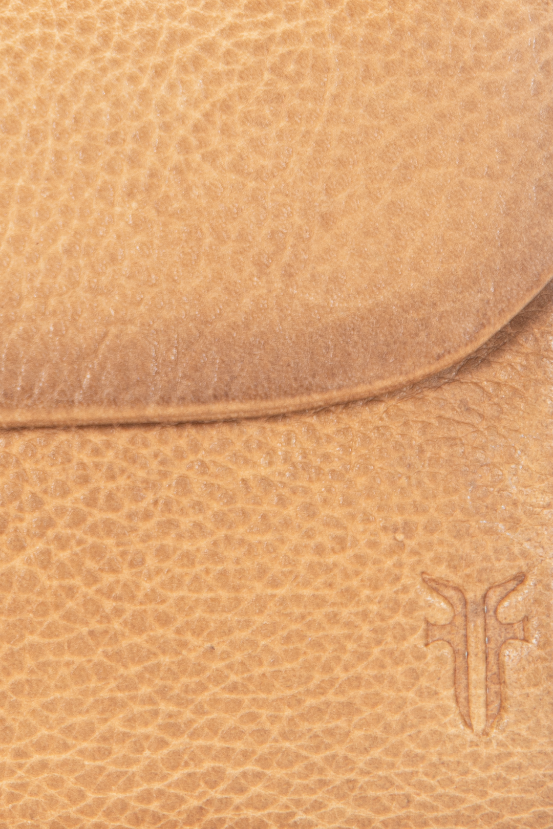 Frye Recommended | Nora Beige Small Wallet