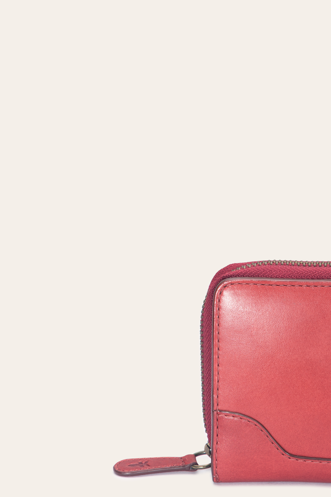 Frye Essential | Melissa Burgundy Small Zip Around