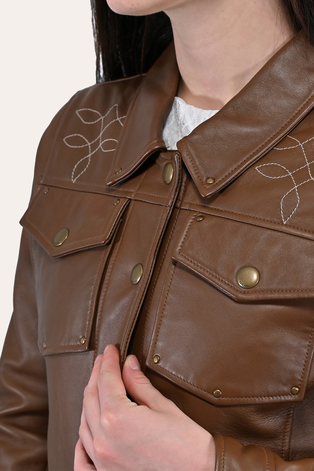 Frye Essential | Women’s Medium Brown Callum Trucker Leather Jacket